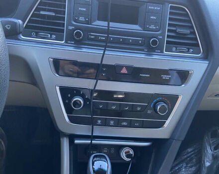 Черный Хендай Соната, объемом двигателя 2.36 л и пробегом 171 тыс. км за 9500 $, фото 7 на Automoto.ua