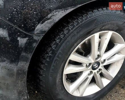 Чорний Хендай Соната, об'ємом двигуна 2.36 л та пробігом 260 тис. км за 9000 $, фото 9 на Automoto.ua