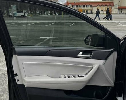 Черный Хендай Соната, объемом двигателя 2.4 л и пробегом 150 тыс. км за 13400 $, фото 8 на Automoto.ua