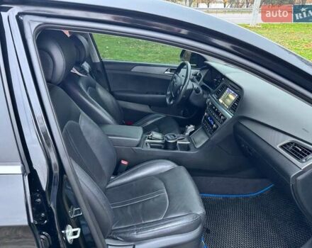 Чорний Хендай Соната, об'ємом двигуна 2 л та пробігом 210 тис. км за 12999 $, фото 12 на Automoto.ua