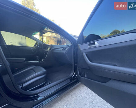 Черный Хендай Соната, объемом двигателя 2 л и пробегом 216 тыс. км за 15555 $, фото 10 на Automoto.ua