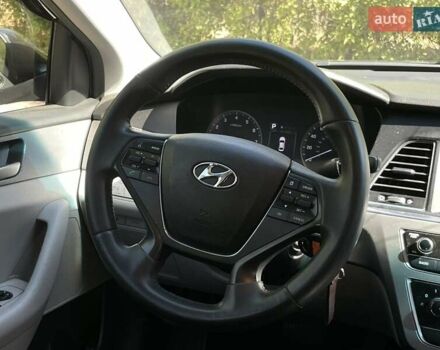 Черный Хендай Соната, объемом двигателя 2.4 л и пробегом 169 тыс. км за 10900 $, фото 13 на Automoto.ua