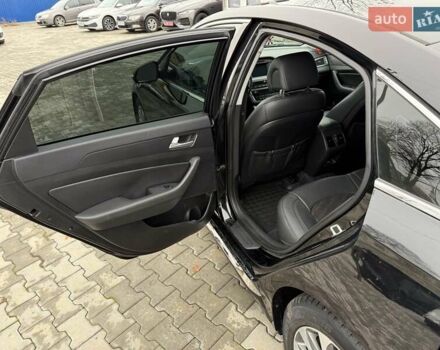 Черный Хендай Соната, объемом двигателя 2.36 л и пробегом 130 тыс. км за 10700 $, фото 21 на Automoto.ua