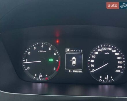 Чорний Хендай Соната, об'ємом двигуна 2 л та пробігом 210 тис. км за 12999 $, фото 6 на Automoto.ua