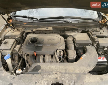 Черный Хендай Соната, объемом двигателя 2.36 л и пробегом 133 тыс. км за 10800 $, фото 16 на Automoto.ua