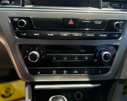 Чорний Хендай Соната, об'ємом двигуна 2.4 л та пробігом 151 тис. км за 10700 $, фото 16 на Automoto.ua