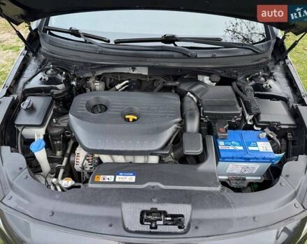 Чорний Хендай Соната, об'ємом двигуна 2 л та пробігом 210 тис. км за 12999 $, фото 9 на Automoto.ua