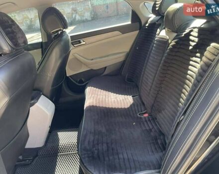 Черный Хендай Соната, объемом двигателя 2.4 л и пробегом 169 тыс. км за 10900 $, фото 19 на Automoto.ua