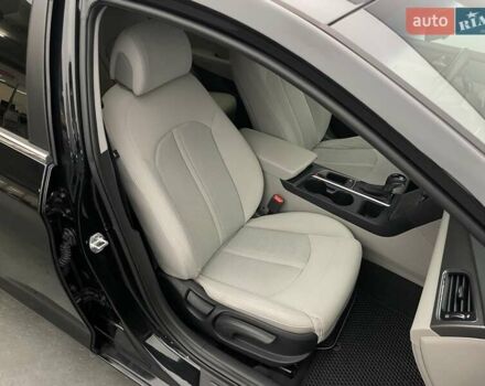 Черный Хендай Соната, объемом двигателя 2.4 л и пробегом 173 тыс. км за 10900 $, фото 9 на Automoto.ua