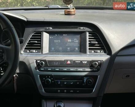 Черный Хендай Соната, объемом двигателя 2.4 л и пробегом 169 тыс. км за 10900 $, фото 15 на Automoto.ua