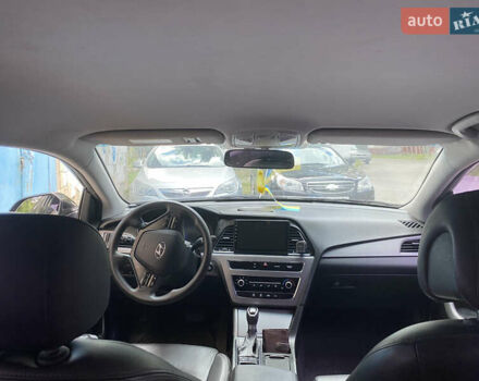 Хендай Соната 2016 в Тернополе на Automoto.ua Черный Хендай Соната, объемом двигателя 2 л и пробегом 250 тыс. км за 10700 $, фото 3 на Automoto.ua