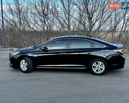 Чорний Хендай Соната, об'ємом двигуна 2 л та пробігом 74 тис. км за 12800 $, фото 19 на Automoto.ua