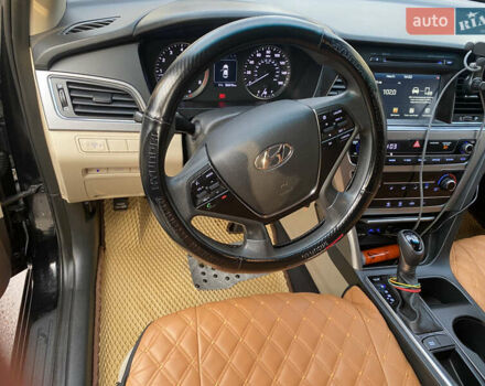 Черный Хендай Соната, объемом двигателя 2.36 л и пробегом 133 тыс. км за 10800 $, фото 12 на Automoto.ua