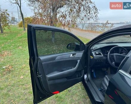Чорний Хендай Соната, об'ємом двигуна 2 л та пробігом 210 тис. км за 12999 $, фото 10 на Automoto.ua