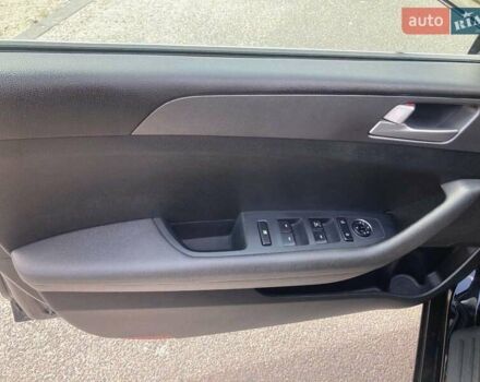 Черный Хендай Соната, объемом двигателя 2.36 л и пробегом 117 тыс. км за 11200 $, фото 7 на Automoto.ua