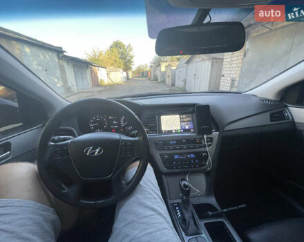 Черный Хендай Соната, объемом двигателя 2 л и пробегом 216 тыс. км за 15555 $, фото 19 на Automoto.ua