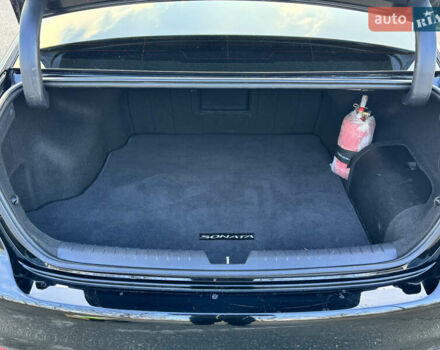 Чорний Хендай Соната, об'ємом двигуна 2 л та пробігом 74 тис. км за 12800 $, фото 5 на Automoto.ua