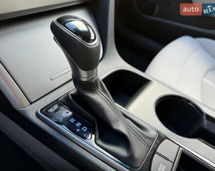 Хендай Соната 2016 в Киеве на Automoto.ua Черный Хендай Соната, объемом двигателя 2.36 л и пробегом 167 тыс. км за 10300 $, фото 25 на Automoto.ua