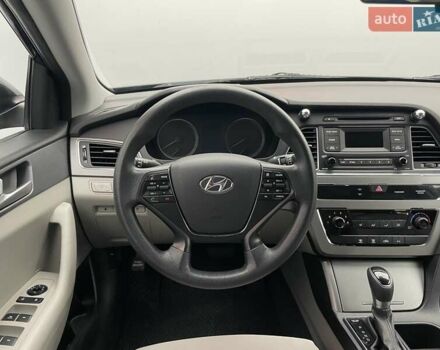 Черный Хендай Соната, объемом двигателя 2.4 л и пробегом 173 тыс. км за 10900 $, фото 13 на Automoto.ua