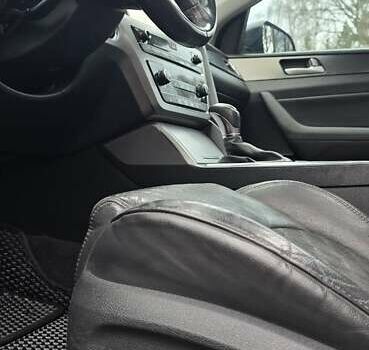 Чорний Хендай Соната, об'ємом двигуна 2.36 л та пробігом 159 тис. км за 12450 $, фото 24 на Automoto.ua