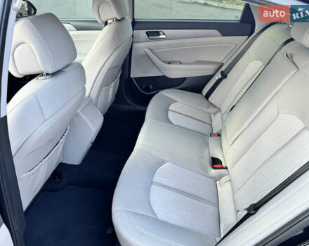 Чорний Хендай Соната, об'ємом двигуна 2 л та пробігом 74 тис. км за 12800 $, фото 17 на Automoto.ua