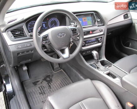 Чорний Хендай Соната, об'ємом двигуна 2 л та пробігом 370 тис. км за 13300 $, фото 22 на Automoto.ua