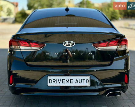 Чорний Хендай Соната, об'ємом двигуна 2.4 л та пробігом 173 тис. км за 11899 $, фото 5 на Automoto.ua