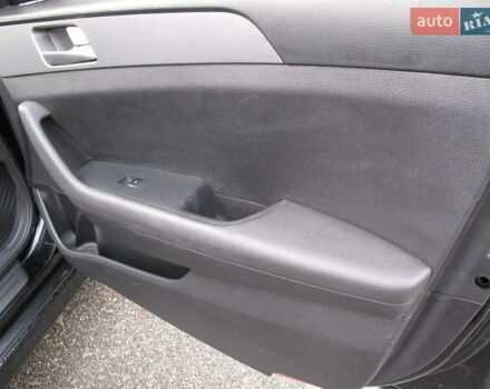 Чорний Хендай Соната, об'ємом двигуна 2 л та пробігом 370 тис. км за 13300 $, фото 39 на Automoto.ua