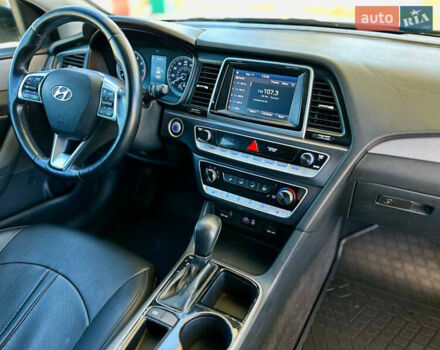 Чорний Хендай Соната, об'ємом двигуна 2.4 л та пробігом 173 тис. км за 11899 $, фото 22 на Automoto.ua