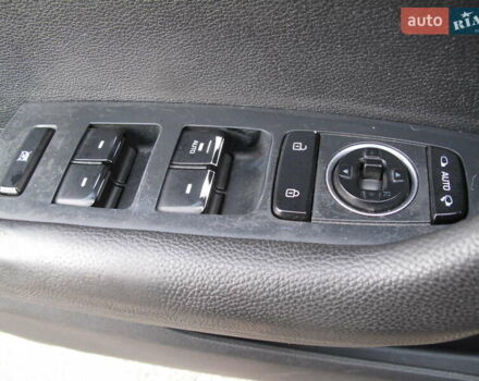 Чорний Хендай Соната, об'ємом двигуна 2 л та пробігом 370 тис. км за 13300 $, фото 16 на Automoto.ua