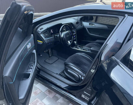 Чорний Хендай Соната, об'ємом двигуна 2 л та пробігом 240 тис. км за 14500 $, фото 8 на Automoto.ua