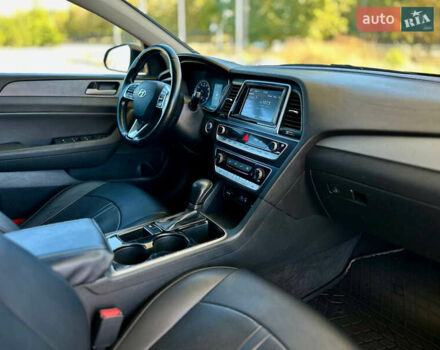 Чорний Хендай Соната, об'ємом двигуна 2.4 л та пробігом 173 тис. км за 11899 $, фото 23 на Automoto.ua