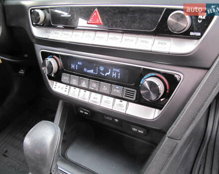 Чорний Хендай Соната, об'ємом двигуна 2 л та пробігом 370 тис. км за 13300 $, фото 44 на Automoto.ua