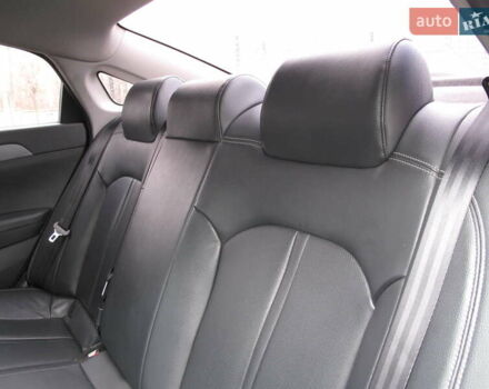 Чорний Хендай Соната, об'ємом двигуна 2 л та пробігом 370 тис. км за 13300 $, фото 28 на Automoto.ua