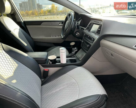 Черный Хендай Соната, объемом двигателя 2.36 л и пробегом 132 тыс. км за 12500 $, фото 17 на Automoto.ua