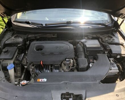 Чорний Хендай Соната, об'ємом двигуна 0.24 л та пробігом 145 тис. км за 13500 $, фото 10 на Automoto.ua