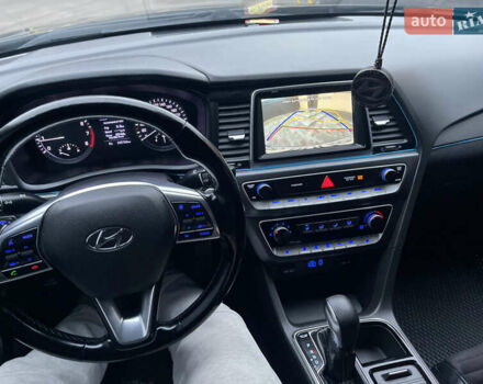 Чорний Хендай Соната, об'ємом двигуна 2 л та пробігом 240 тис. км за 14500 $, фото 6 на Automoto.ua