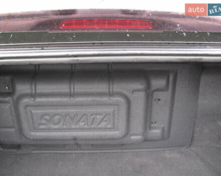 Чорний Хендай Соната, об'ємом двигуна 2 л та пробігом 370 тис. км за 13300 $, фото 36 на Automoto.ua