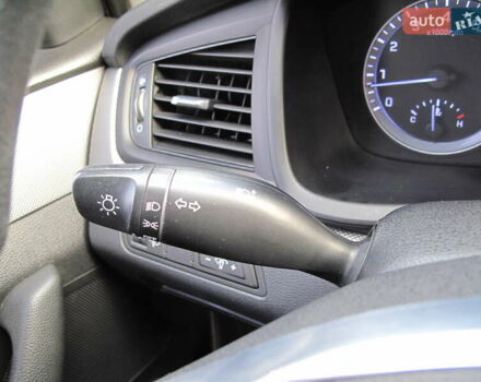 Чорний Хендай Соната, об'ємом двигуна 2 л та пробігом 370 тис. км за 13300 $, фото 60 на Automoto.ua