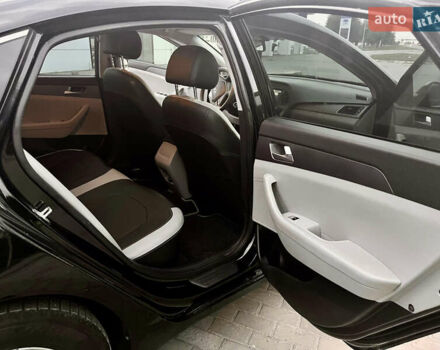 Черный Хендай Соната, объемом двигателя 2.36 л и пробегом 81 тыс. км за 12500 $, фото 18 на Automoto.ua