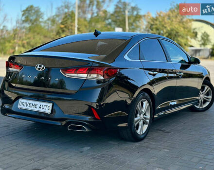 Чорний Хендай Соната, об'ємом двигуна 2.4 л та пробігом 173 тис. км за 11899 $, фото 4 на Automoto.ua