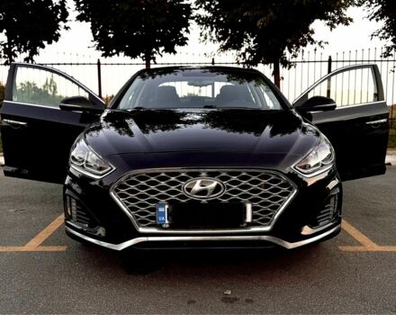 Черный Хендай Соната, объемом двигателя 0 л и пробегом 80 тыс. км за 12500 $, фото 1 на Automoto.ua