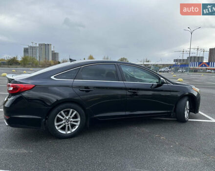 Черный Хендай Соната, объемом двигателя 2.36 л и пробегом 132 тыс. км за 12500 $, фото 5 на Automoto.ua