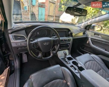 Чорний Хендай Соната, об'ємом двигуна 2.36 л та пробігом 162 тис. км за 13000 $, фото 4 на Automoto.ua