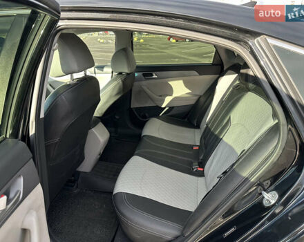 Черный Хендай Соната, объемом двигателя 2.36 л и пробегом 132 тыс. км за 12500 $, фото 16 на Automoto.ua