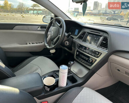 Черный Хендай Соната, объемом двигателя 2.36 л и пробегом 132 тыс. км за 12500 $, фото 19 на Automoto.ua