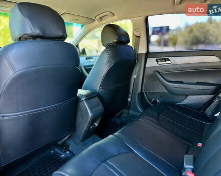 Чорний Хендай Соната, об'ємом двигуна 2.4 л та пробігом 173 тис. км за 11899 $, фото 12 на Automoto.ua