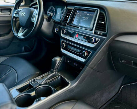 Чорний Хендай Соната, об'ємом двигуна 2.4 л та пробігом 173 тис. км за 11899 $, фото 24 на Automoto.ua