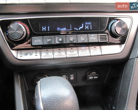 Чорний Хендай Соната, об'ємом двигуна 2 л та пробігом 370 тис. км за 13300 $, фото 66 на Automoto.ua