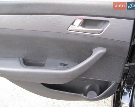 Чорний Хендай Соната, об'ємом двигуна 2 л та пробігом 370 тис. км за 13300 $, фото 26 на Automoto.ua